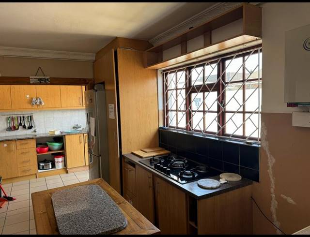 10 BEDROOM HOUSE FOR SALE IN BELHAR